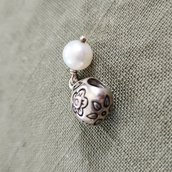 Charm - Picture 3 of 3